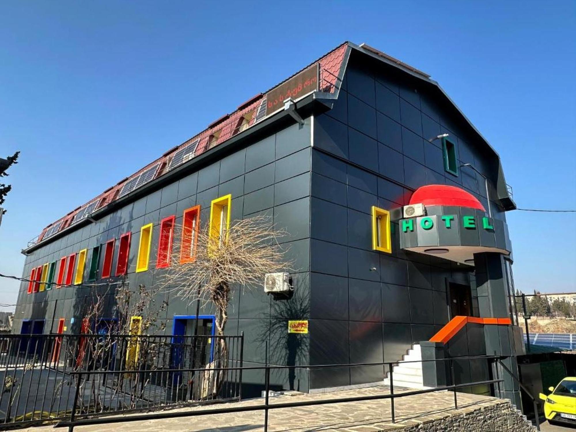 Route Hotel Tbilisi Bagian luar foto