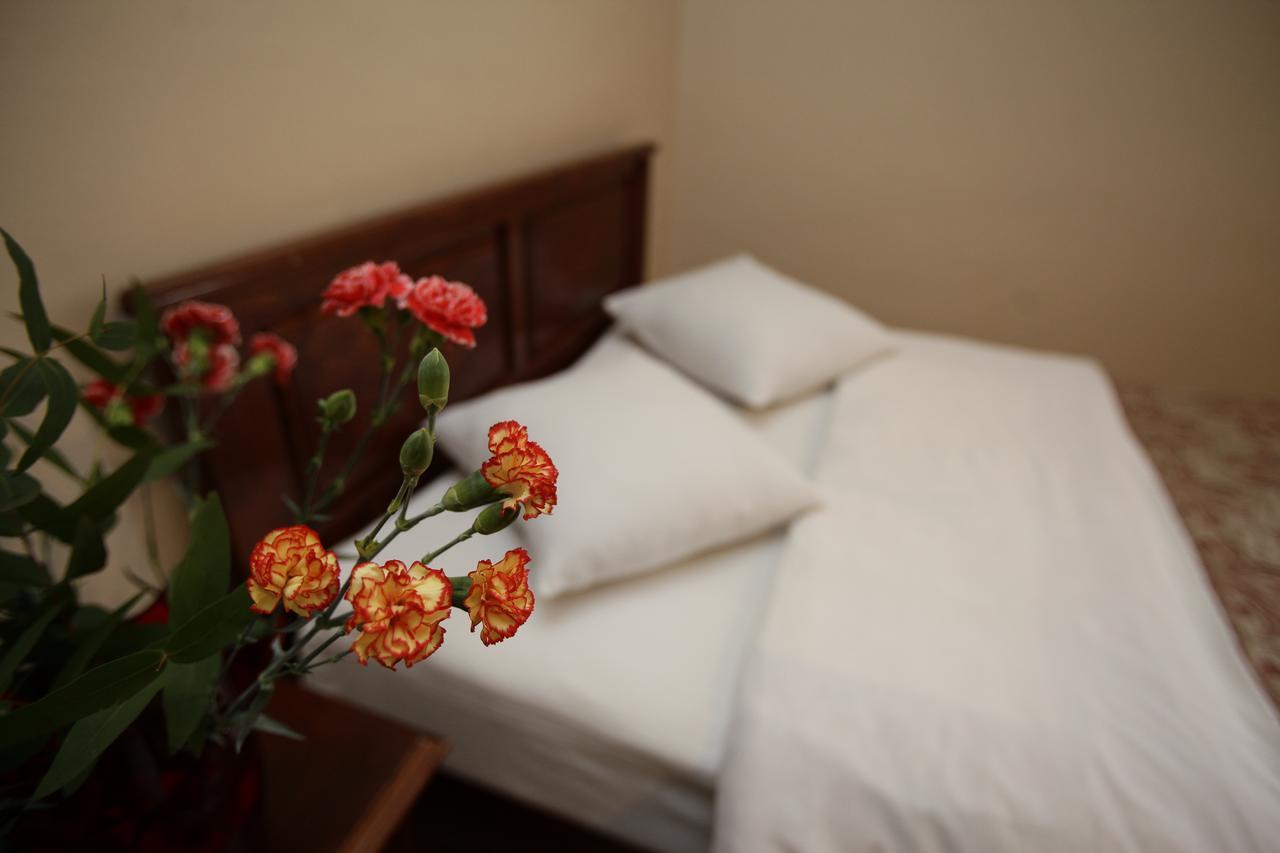 Route Hotel Tbilisi Bagian luar foto