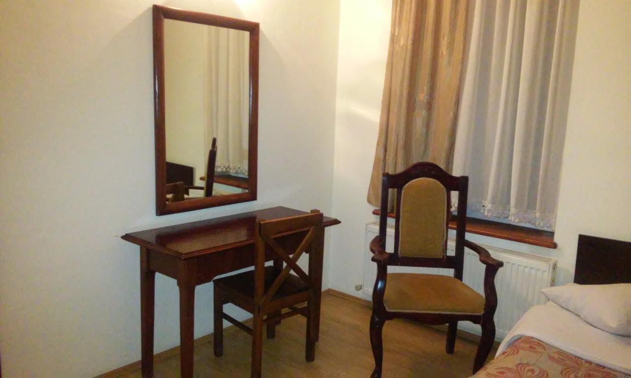 Route Hotel Tbilisi Bagian luar foto