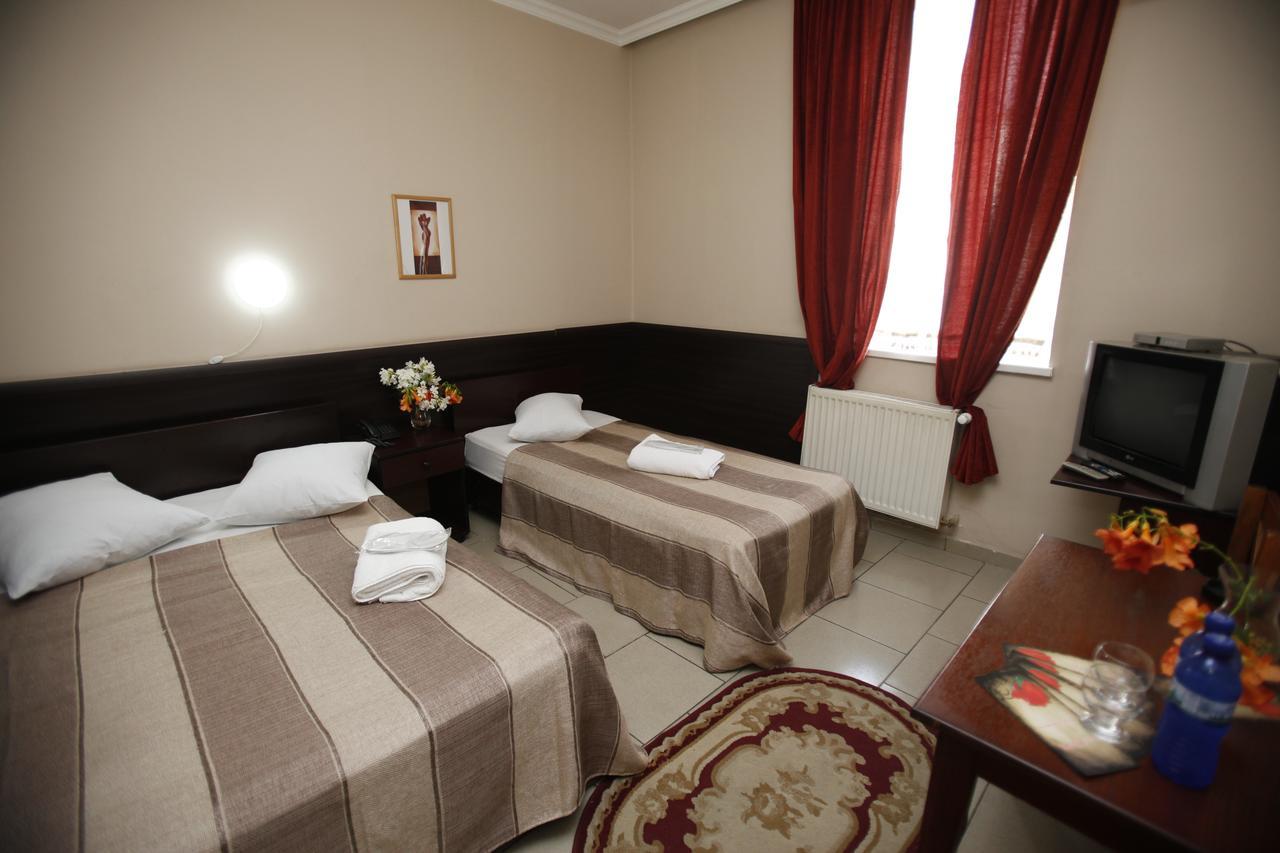Route Hotel Tbilisi Bagian luar foto